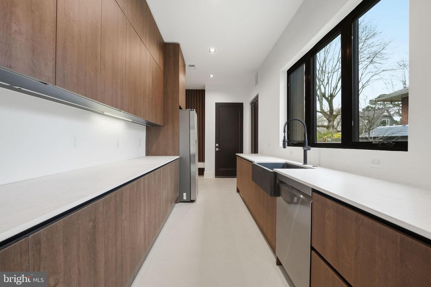 6910 BRIGHT AVE, MCLEAN, Virginia 22101, 6 Bedrooms Bedrooms, 35 Rooms Rooms,6 BathroomsBathrooms,Residential,For sale,6910 BRIGHT AVE,VAFX2282102 MLS # VAFX2282102