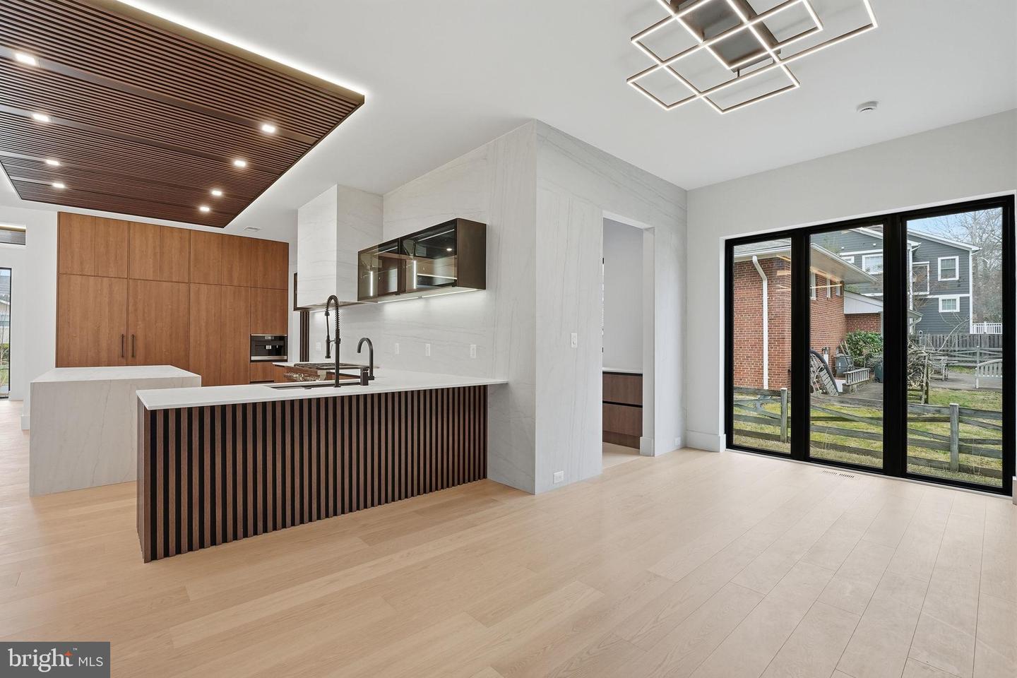 6910 BRIGHT AVE, MCLEAN, Virginia 22101, 6 Bedrooms Bedrooms, 35 Rooms Rooms,6 BathroomsBathrooms,Residential,For sale,6910 BRIGHT AVE,VAFX2282102 MLS # VAFX2282102