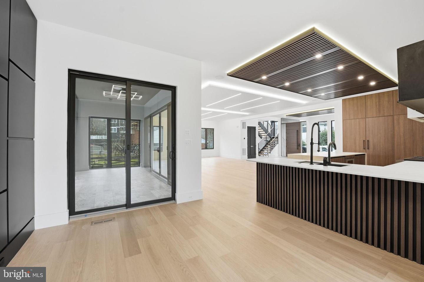 6910 BRIGHT AVE, MCLEAN, Virginia 22101, 6 Bedrooms Bedrooms, 35 Rooms Rooms,6 BathroomsBathrooms,Residential,For sale,6910 BRIGHT AVE,VAFX2282102 MLS # VAFX2282102