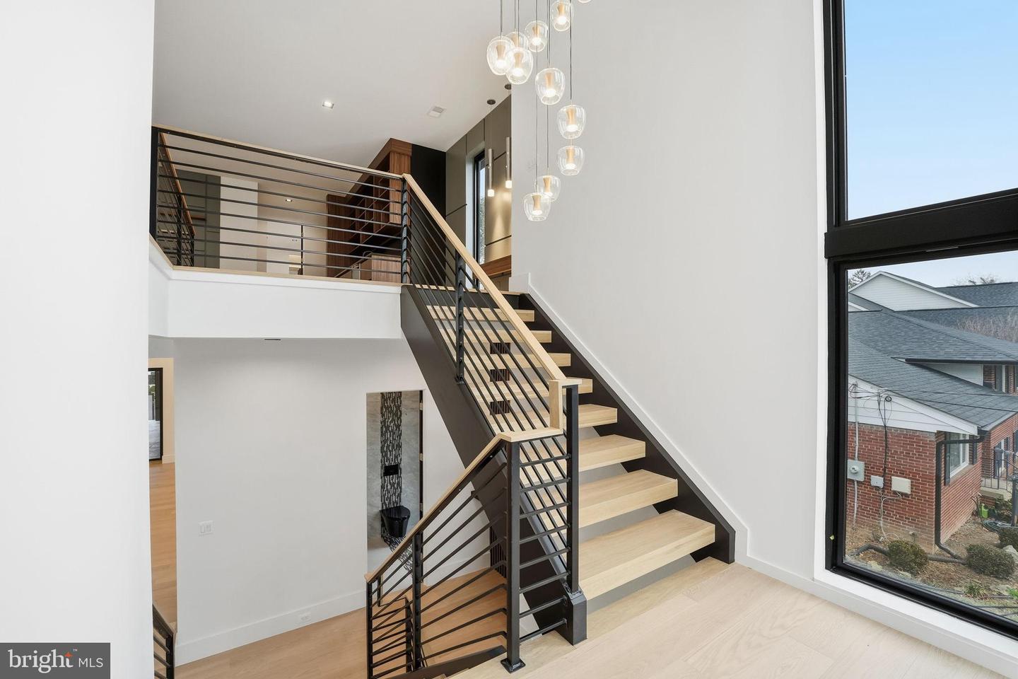 6910 BRIGHT AVE, MCLEAN, Virginia 22101, 6 Bedrooms Bedrooms, 35 Rooms Rooms,6 BathroomsBathrooms,Residential,For sale,6910 BRIGHT AVE,VAFX2282102 MLS # VAFX2282102