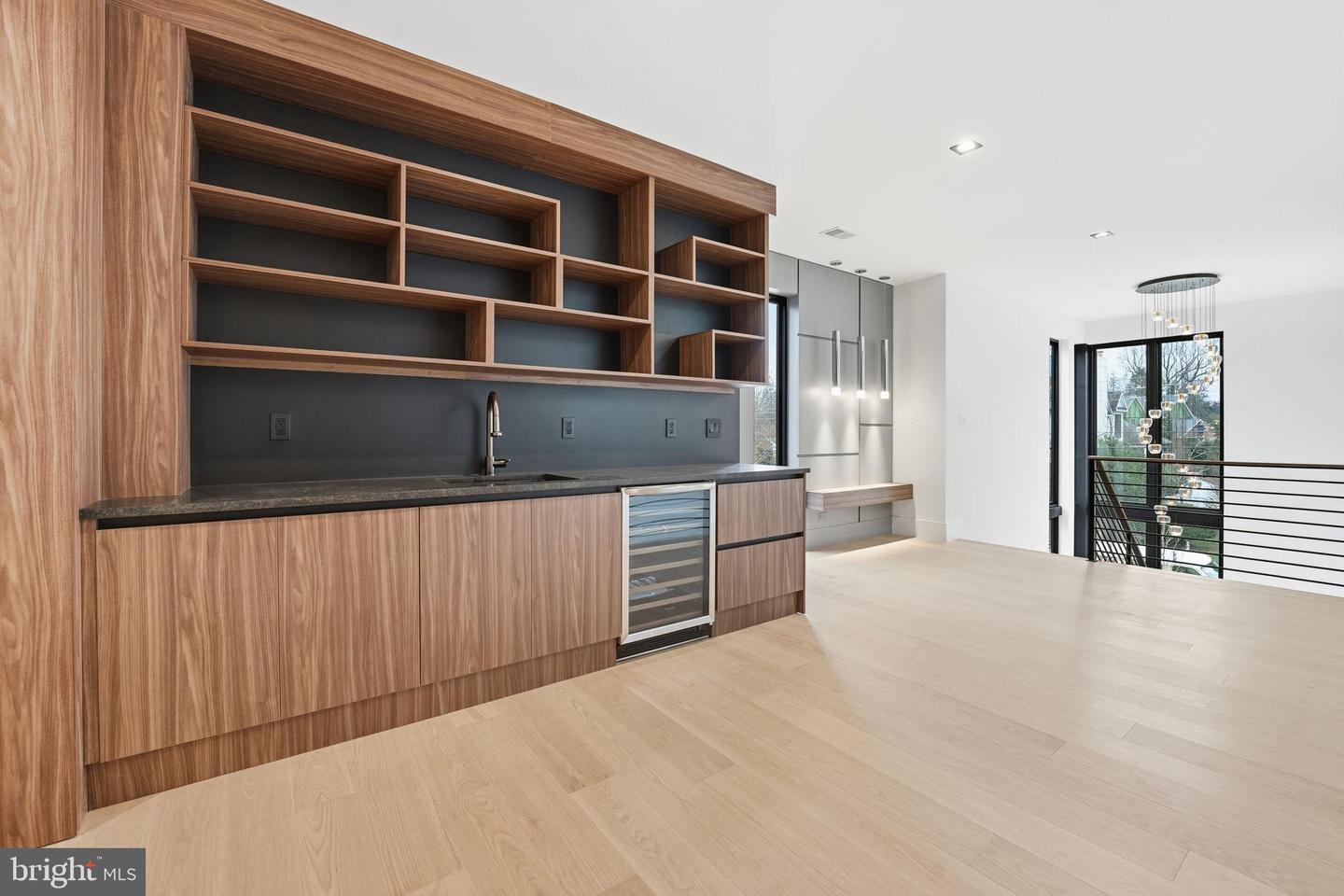 6910 BRIGHT AVE, MCLEAN, Virginia 22101, 6 Bedrooms Bedrooms, 35 Rooms Rooms,6 BathroomsBathrooms,Residential,For sale,6910 BRIGHT AVE,VAFX2282102 MLS # VAFX2282102