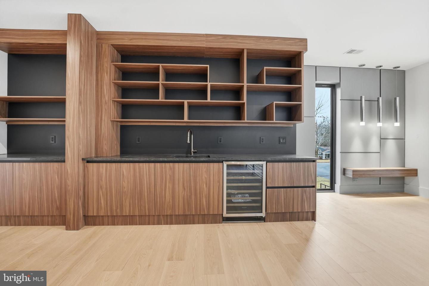 6910 BRIGHT AVE, MCLEAN, Virginia 22101, 6 Bedrooms Bedrooms, 35 Rooms Rooms,6 BathroomsBathrooms,Residential,For sale,6910 BRIGHT AVE,VAFX2282102 MLS # VAFX2282102