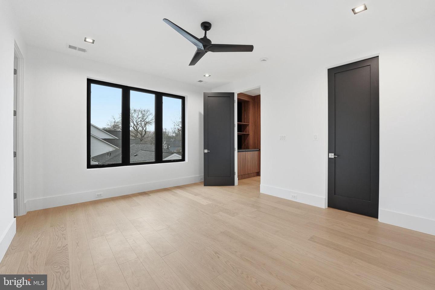 6910 BRIGHT AVE, MCLEAN, Virginia 22101, 6 Bedrooms Bedrooms, 35 Rooms Rooms,6 BathroomsBathrooms,Residential,For sale,6910 BRIGHT AVE,VAFX2282102 MLS # VAFX2282102