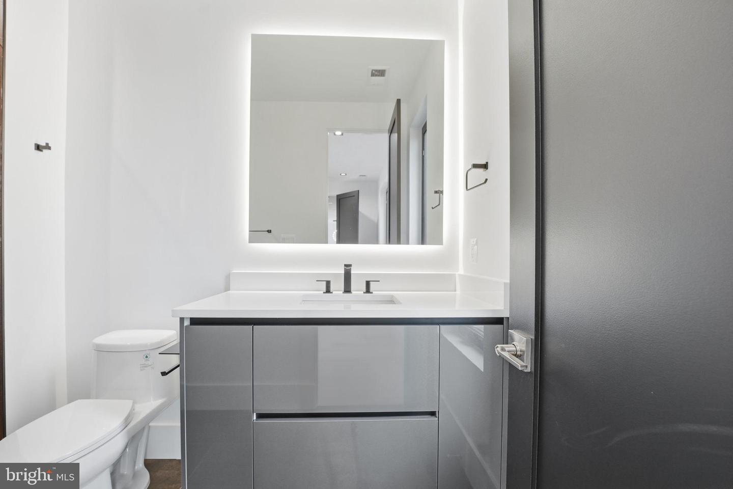 6910 BRIGHT AVE, MCLEAN, Virginia 22101, 6 Bedrooms Bedrooms, 35 Rooms Rooms,6 BathroomsBathrooms,Residential,For sale,6910 BRIGHT AVE,VAFX2282102 MLS # VAFX2282102