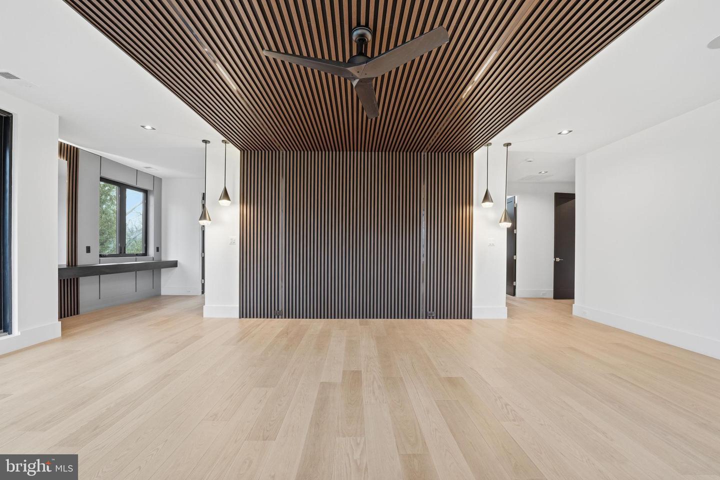 6910 BRIGHT AVE, MCLEAN, Virginia 22101, 6 Bedrooms Bedrooms, 35 Rooms Rooms,6 BathroomsBathrooms,Residential,For sale,6910 BRIGHT AVE,VAFX2282102 MLS # VAFX2282102