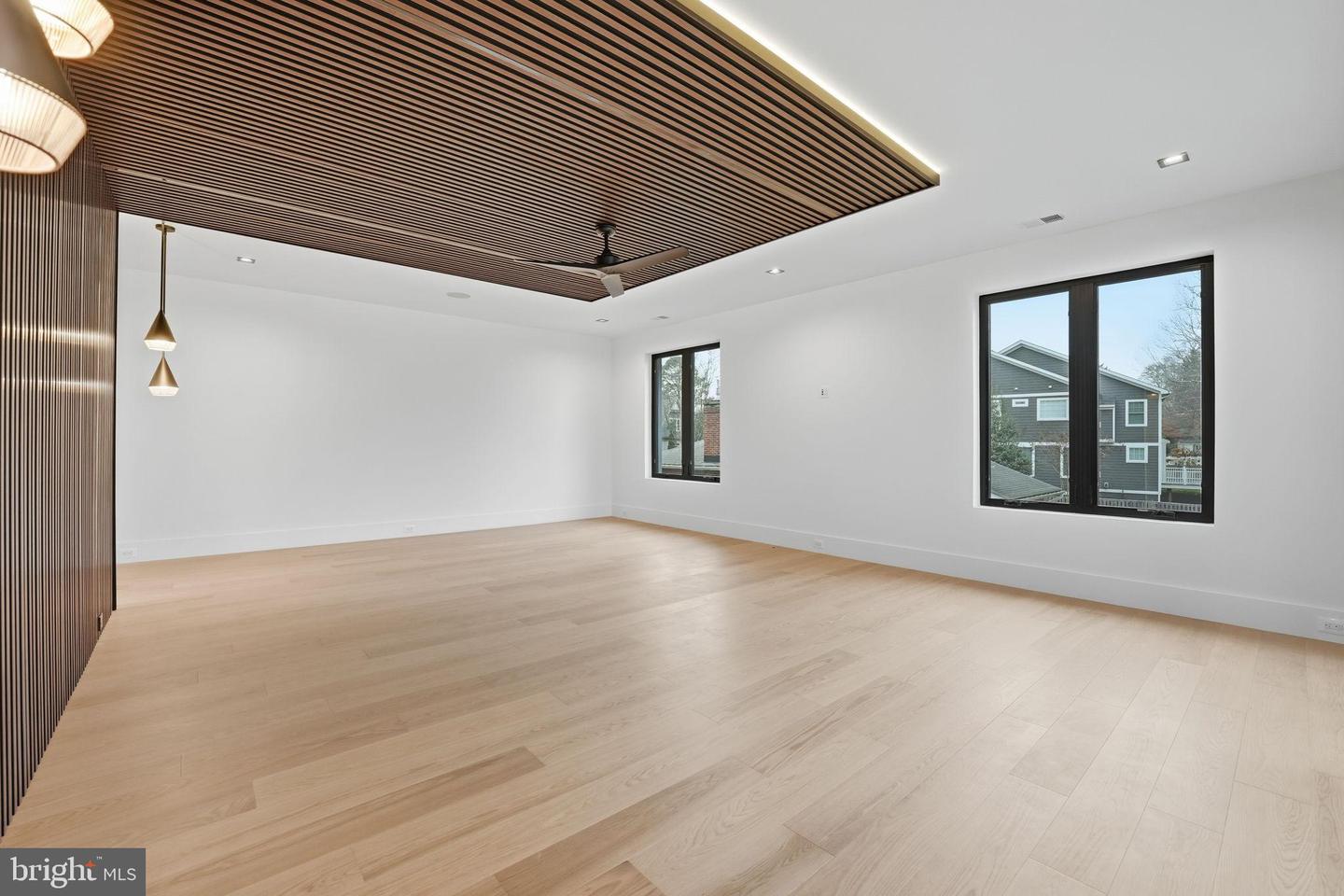 6910 BRIGHT AVE, MCLEAN, Virginia 22101, 6 Bedrooms Bedrooms, 35 Rooms Rooms,6 BathroomsBathrooms,Residential,For sale,6910 BRIGHT AVE,VAFX2282102 MLS # VAFX2282102