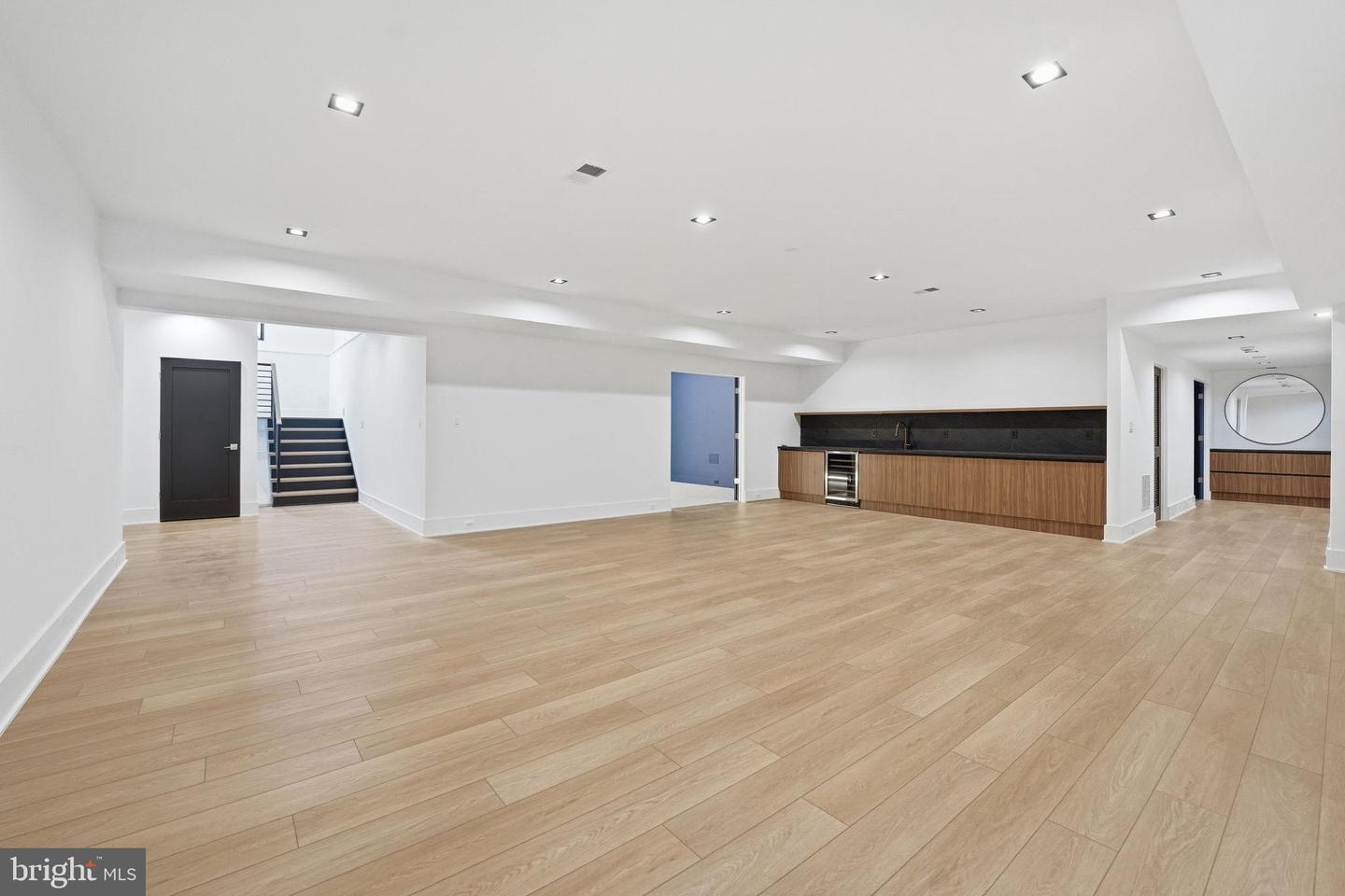 6910 BRIGHT AVE, MCLEAN, Virginia 22101, 6 Bedrooms Bedrooms, 35 Rooms Rooms,6 BathroomsBathrooms,Residential,For sale,6910 BRIGHT AVE,VAFX2282102 MLS # VAFX2282102