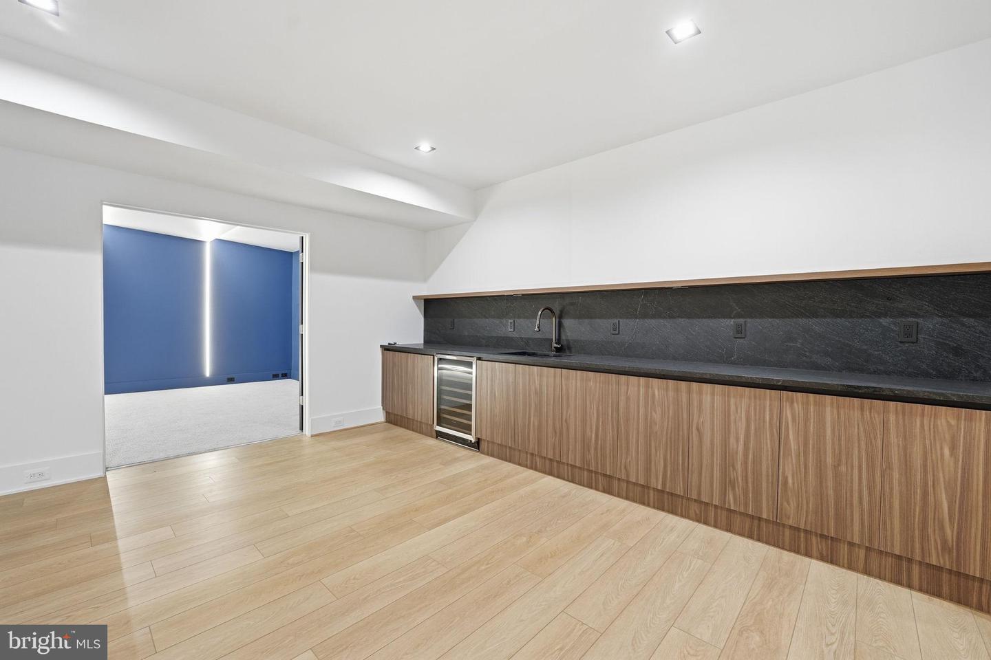 6910 BRIGHT AVE, MCLEAN, Virginia 22101, 6 Bedrooms Bedrooms, 35 Rooms Rooms,6 BathroomsBathrooms,Residential,For sale,6910 BRIGHT AVE,VAFX2282102 MLS # VAFX2282102