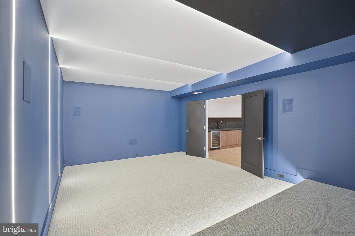 6910 BRIGHT AVE, MCLEAN, Virginia 22101, 6 Bedrooms Bedrooms, 35 Rooms Rooms,6 BathroomsBathrooms,Residential,For sale,6910 BRIGHT AVE,VAFX2282102 MLS # VAFX2282102