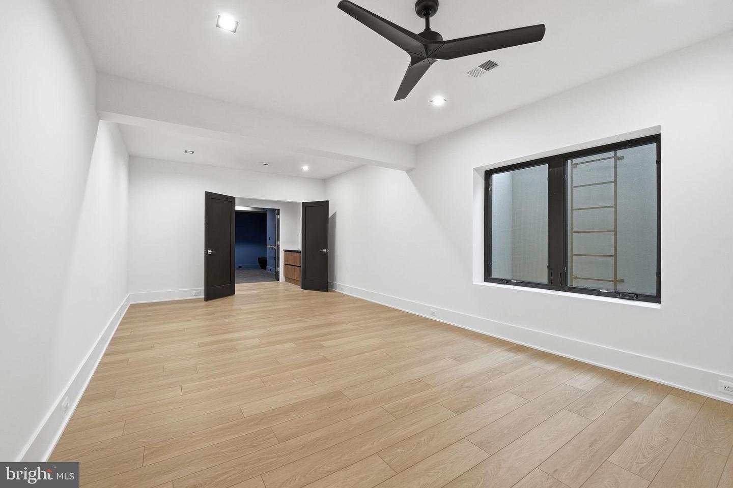 6910 BRIGHT AVE, MCLEAN, Virginia 22101, 6 Bedrooms Bedrooms, 35 Rooms Rooms,6 BathroomsBathrooms,Residential,For sale,6910 BRIGHT AVE,VAFX2282102 MLS # VAFX2282102