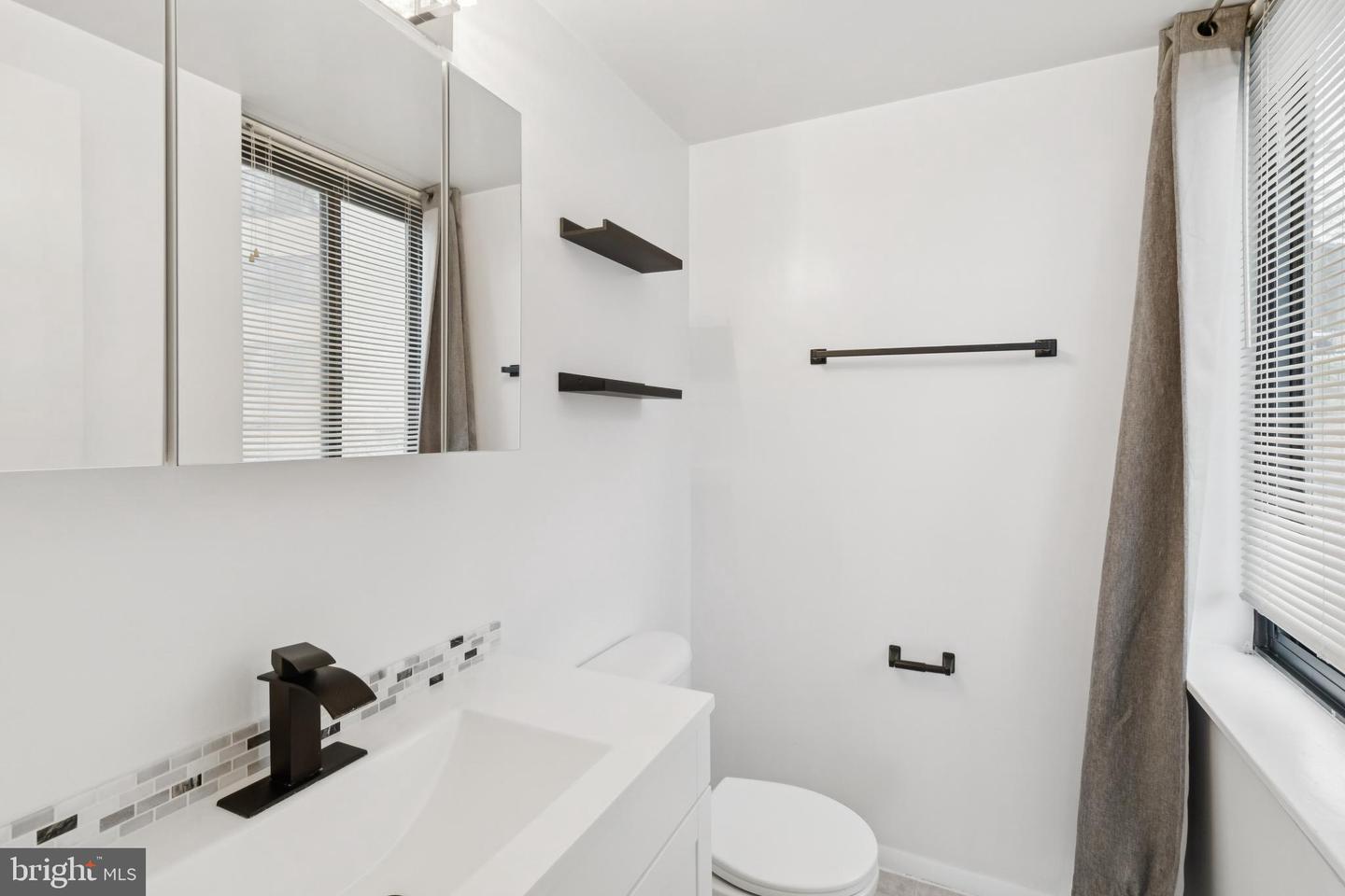 8 S VAN DORN ST #201, ALEXANDRIA, Virginia 22304, 2 Bedrooms Bedrooms, 4 Rooms Rooms,1 BathroomBathrooms,Residential,For sale,8 S VAN DORN ST #201,VAAX2052820 MLS # VAAX2052820