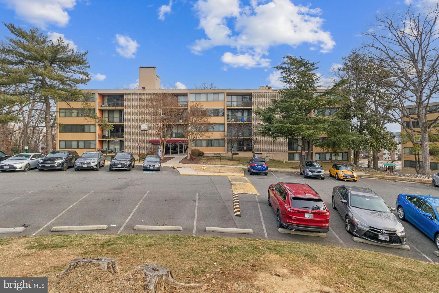 8 S VAN DORN ST #201, ALEXANDRIA, Virginia 22304, 2 Bedrooms Bedrooms, 4 Rooms Rooms,1 BathroomBathrooms,Residential,For sale,8 S VAN DORN ST #201,VAAX2052820 MLS # VAAX2052820