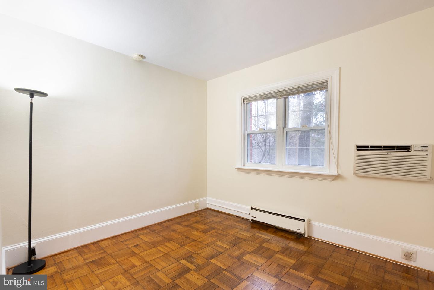 3225 RAVENSWORTH PL, ALEXANDRIA, Virginia 22302, 2 Bedrooms Bedrooms, ,1 BathroomBathrooms,Residential,For sale,3225 RAVENSWORTH PL,VAAX2052936 MLS # VAAX2052936