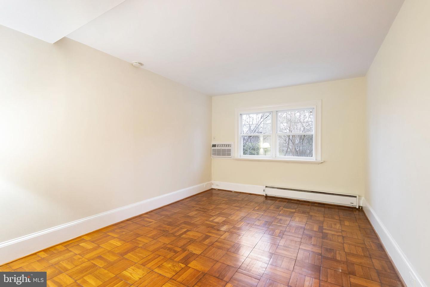 3225 RAVENSWORTH PL, ALEXANDRIA, Virginia 22302, 2 Bedrooms Bedrooms, ,1 BathroomBathrooms,Residential,For sale,3225 RAVENSWORTH PL,VAAX2052936 MLS # VAAX2052936