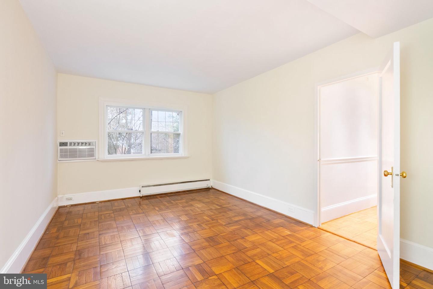 3225 RAVENSWORTH PL, ALEXANDRIA, Virginia 22302, 2 Bedrooms Bedrooms, ,1 BathroomBathrooms,Residential,For sale,3225 RAVENSWORTH PL,VAAX2052936 MLS # VAAX2052936