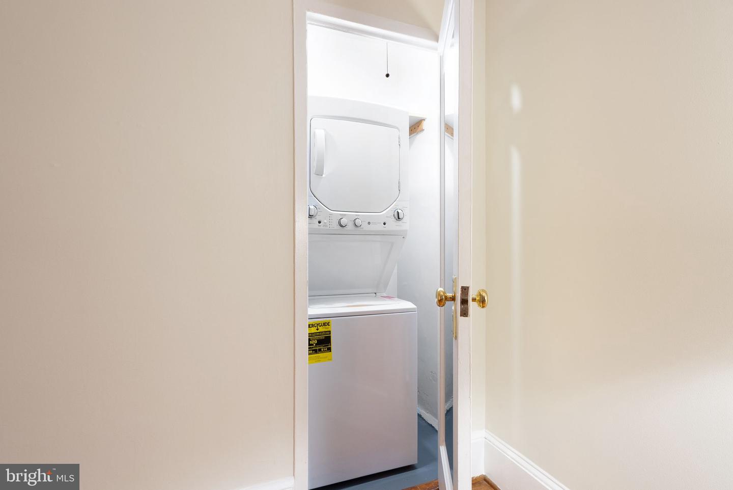 3225 RAVENSWORTH PL, ALEXANDRIA, Virginia 22302, 2 Bedrooms Bedrooms, ,1 BathroomBathrooms,Residential,For sale,3225 RAVENSWORTH PL,VAAX2052936 MLS # VAAX2052936