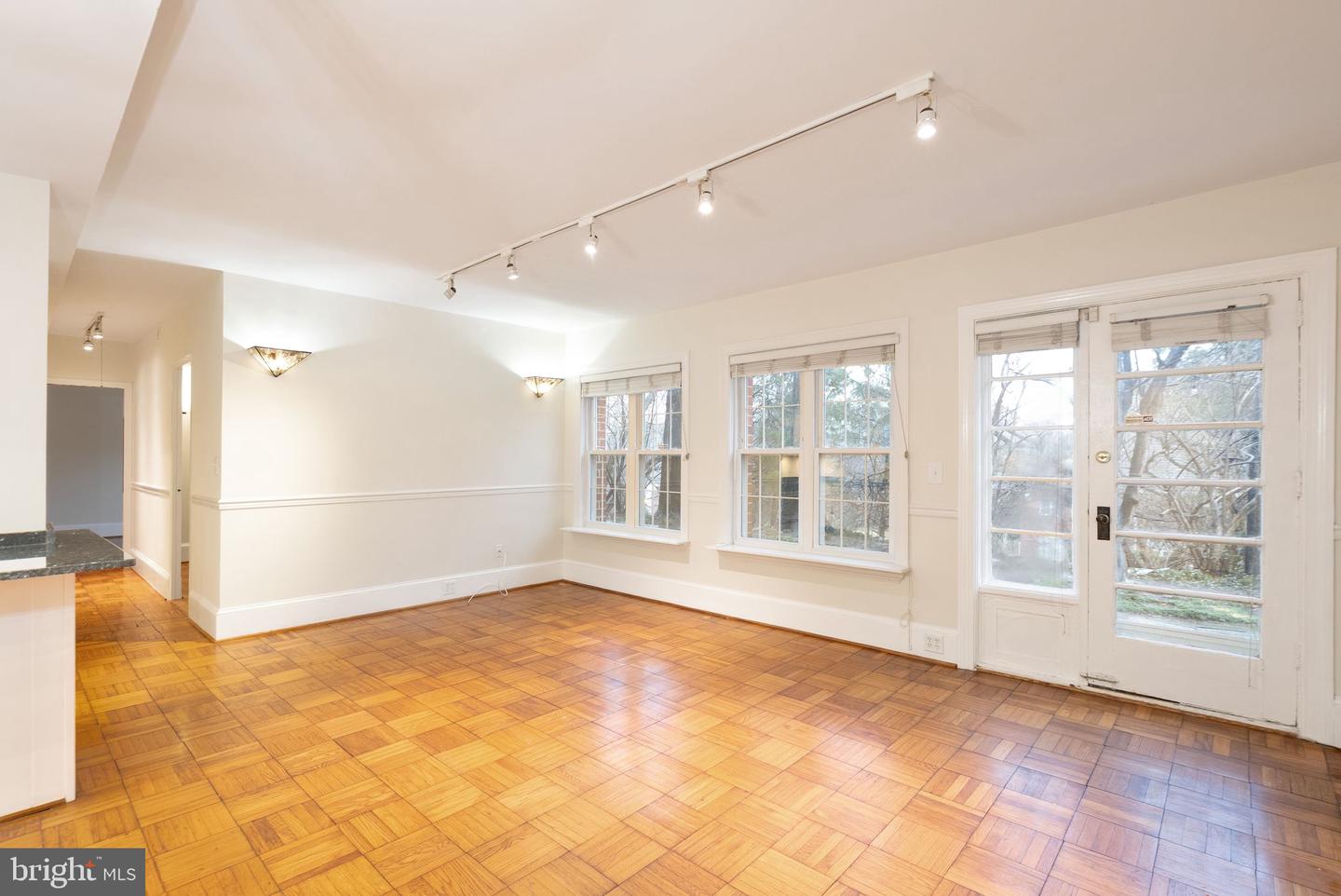 3225 RAVENSWORTH PL, ALEXANDRIA, Virginia 22302, 2 Bedrooms Bedrooms, ,1 BathroomBathrooms,Residential,For sale,3225 RAVENSWORTH PL,VAAX2052936 MLS # VAAX2052936