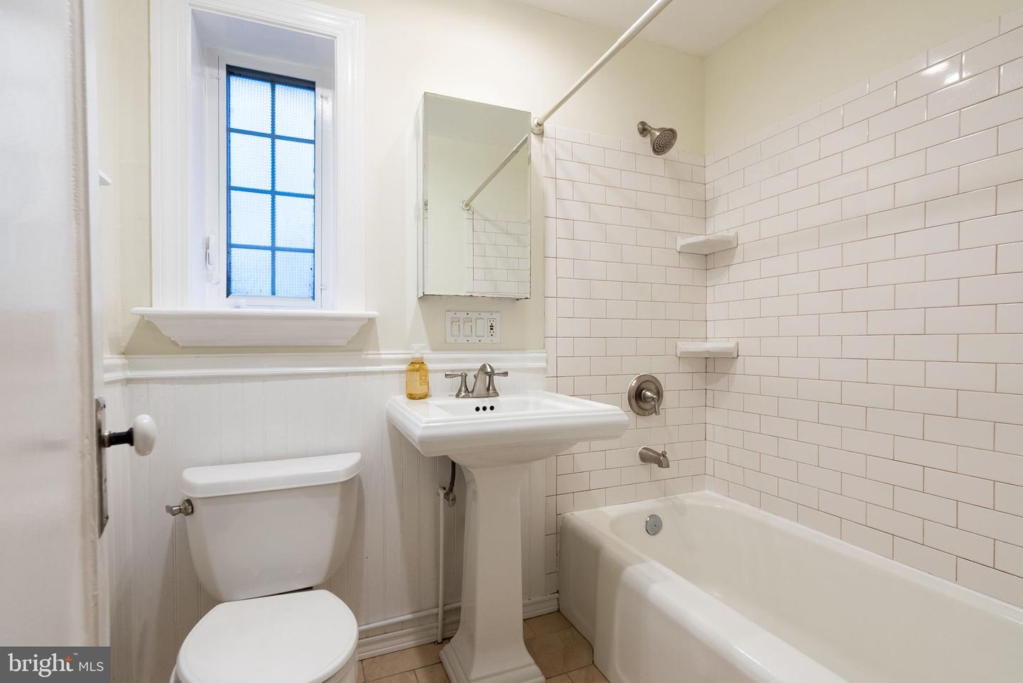 3225 RAVENSWORTH PL, ALEXANDRIA, Virginia 22302, 2 Bedrooms Bedrooms, ,1 BathroomBathrooms,Residential,For sale,3225 RAVENSWORTH PL,VAAX2052936 MLS # VAAX2052936