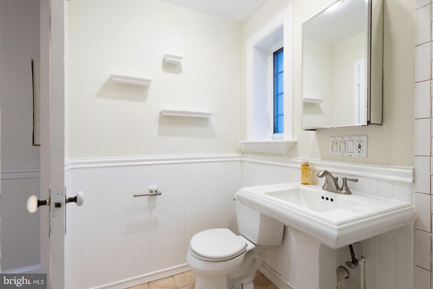 3225 RAVENSWORTH PL, ALEXANDRIA, Virginia 22302, 2 Bedrooms Bedrooms, ,1 BathroomBathrooms,Residential,For sale,3225 RAVENSWORTH PL,VAAX2052936 MLS # VAAX2052936