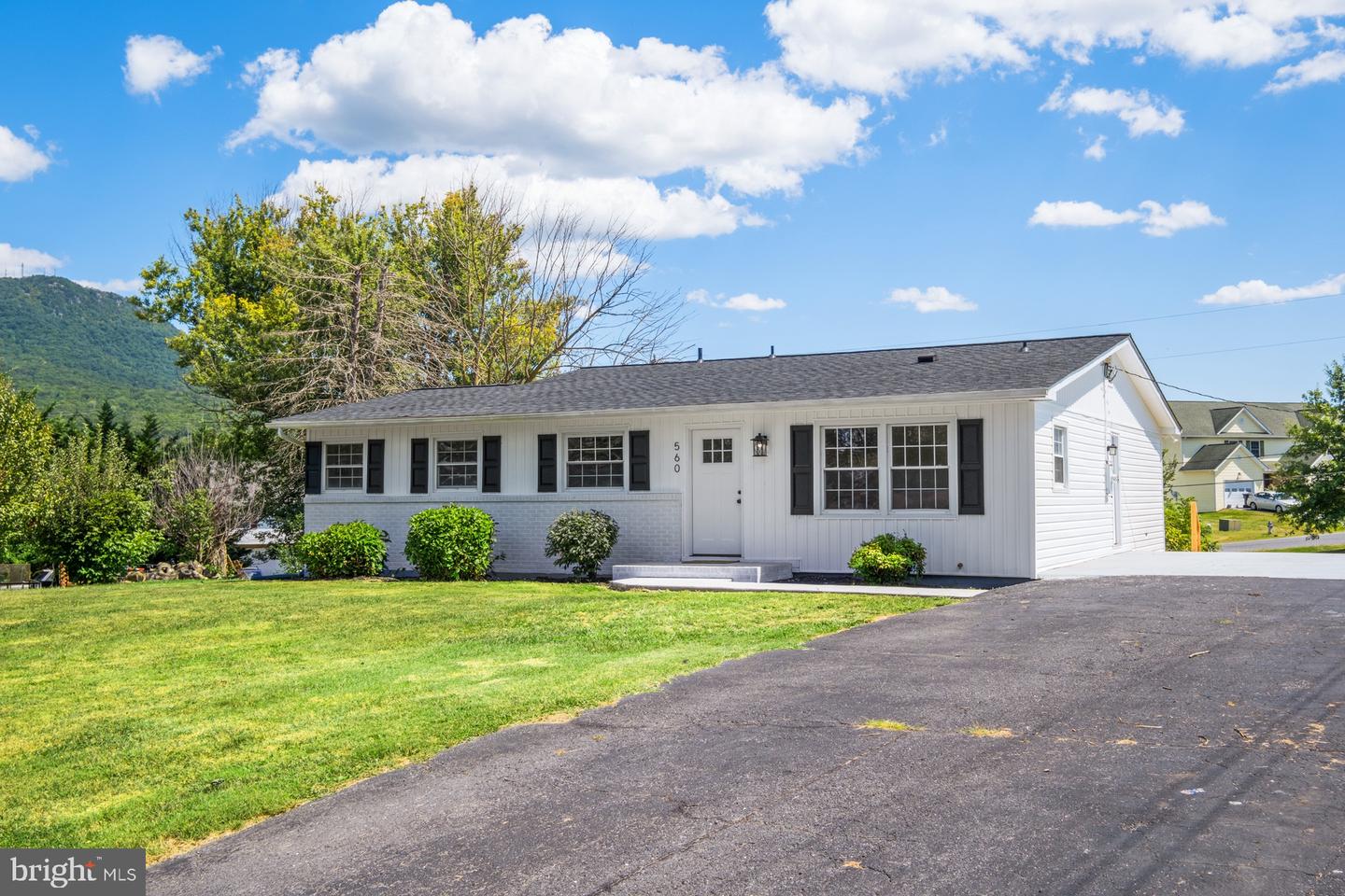 560 MASSANUTTEN VIEW DR, PENN LAIRD, Virginia 22846, 4 Bedrooms Bedrooms, ,2 BathroomsBathrooms,Residential,For sale,560 MASSANUTTEN VIEW DR,VARO2002548 MLS # VARO2002548