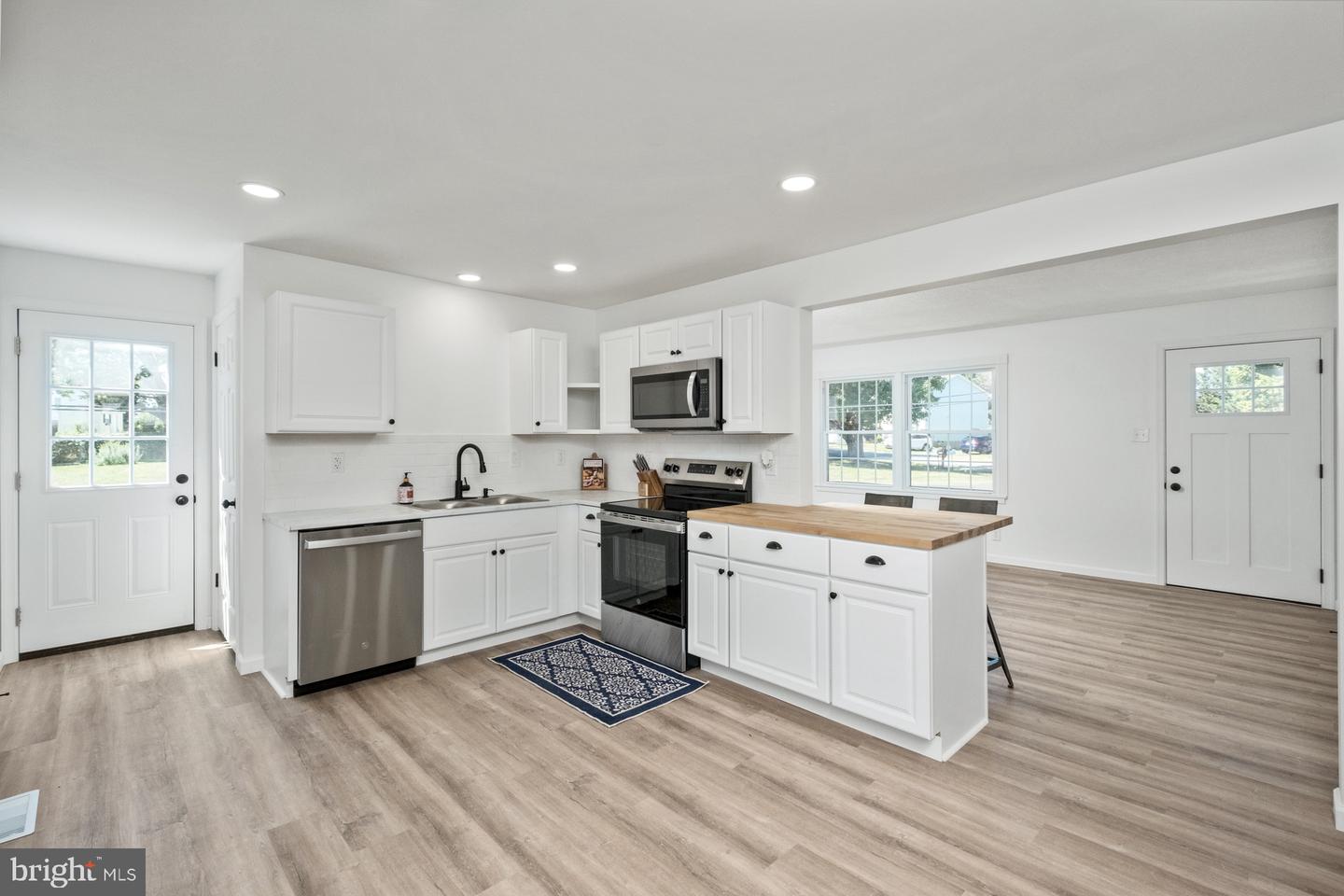 560 MASSANUTTEN VIEW DR, PENN LAIRD, Virginia 22846, 4 Bedrooms Bedrooms, ,2 BathroomsBathrooms,Residential,For sale,560 MASSANUTTEN VIEW DR,VARO2002548 MLS # VARO2002548