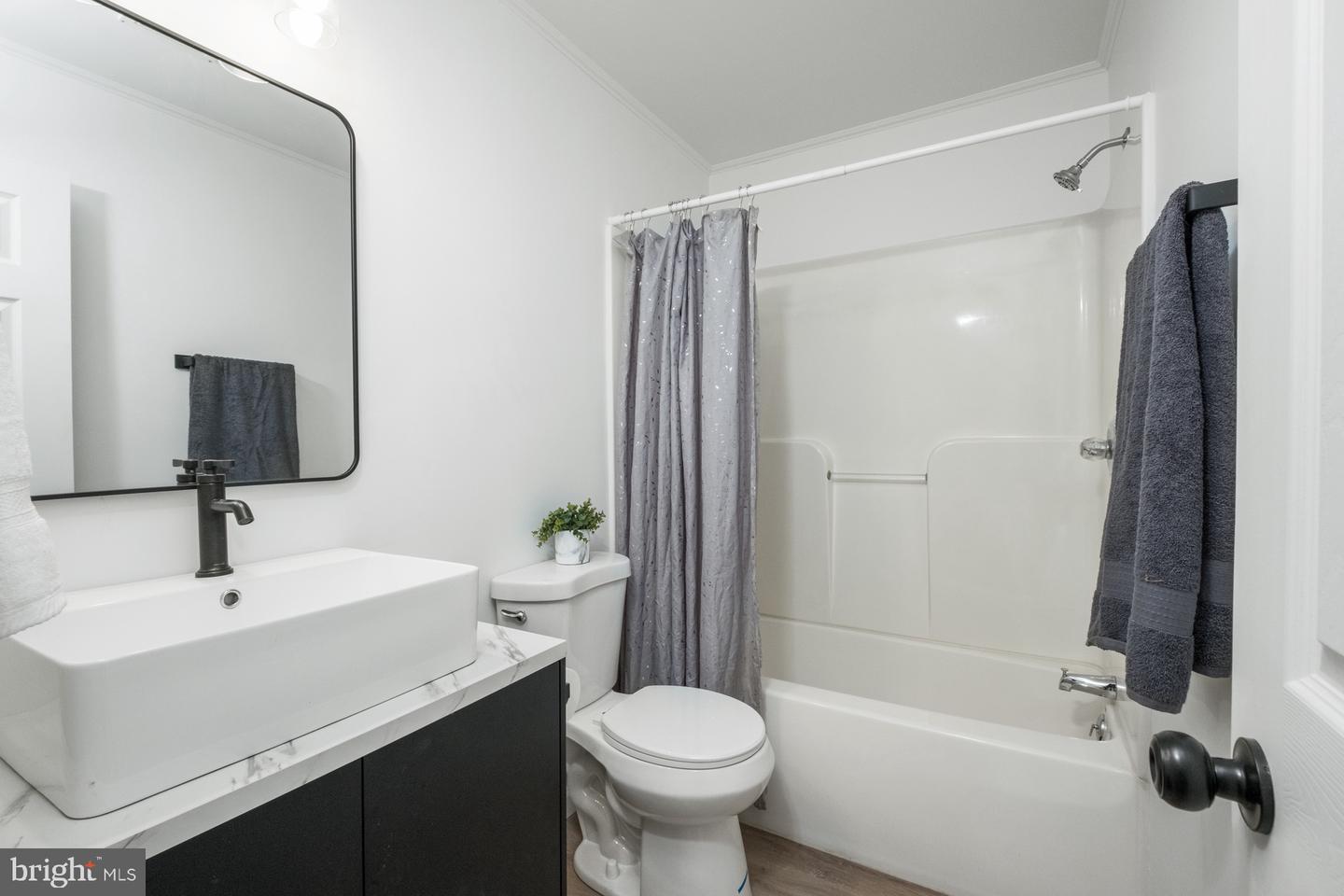 560 MASSANUTTEN VIEW DR, PENN LAIRD, Virginia 22846, 4 Bedrooms Bedrooms, ,2 BathroomsBathrooms,Residential,For sale,560 MASSANUTTEN VIEW DR,VARO2002548 MLS # VARO2002548