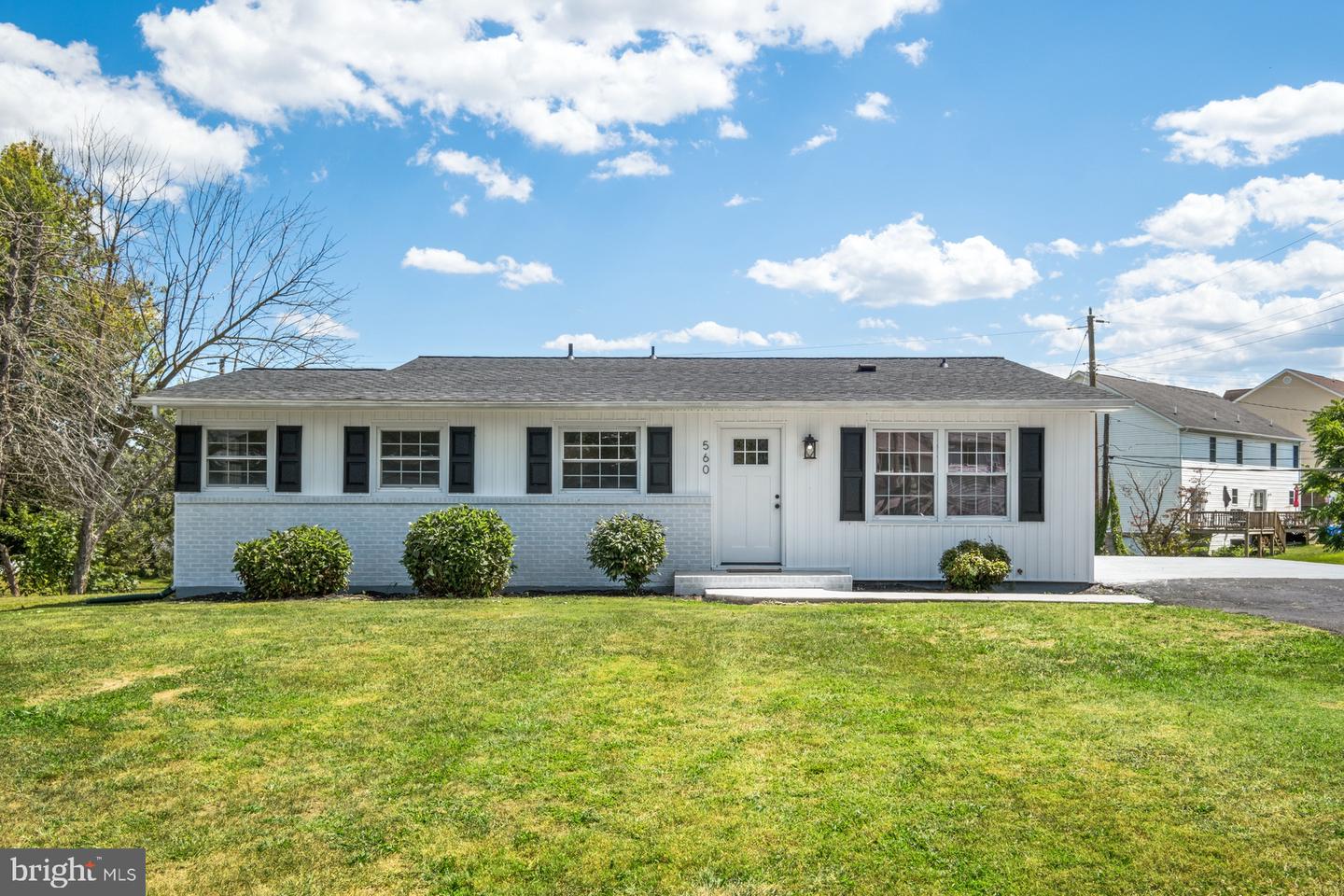 560 MASSANUTTEN VIEW DR, PENN LAIRD, Virginia 22846, 4 Bedrooms Bedrooms, ,2 BathroomsBathrooms,Residential,For sale,560 MASSANUTTEN VIEW DR,VARO2002548 MLS # VARO2002548