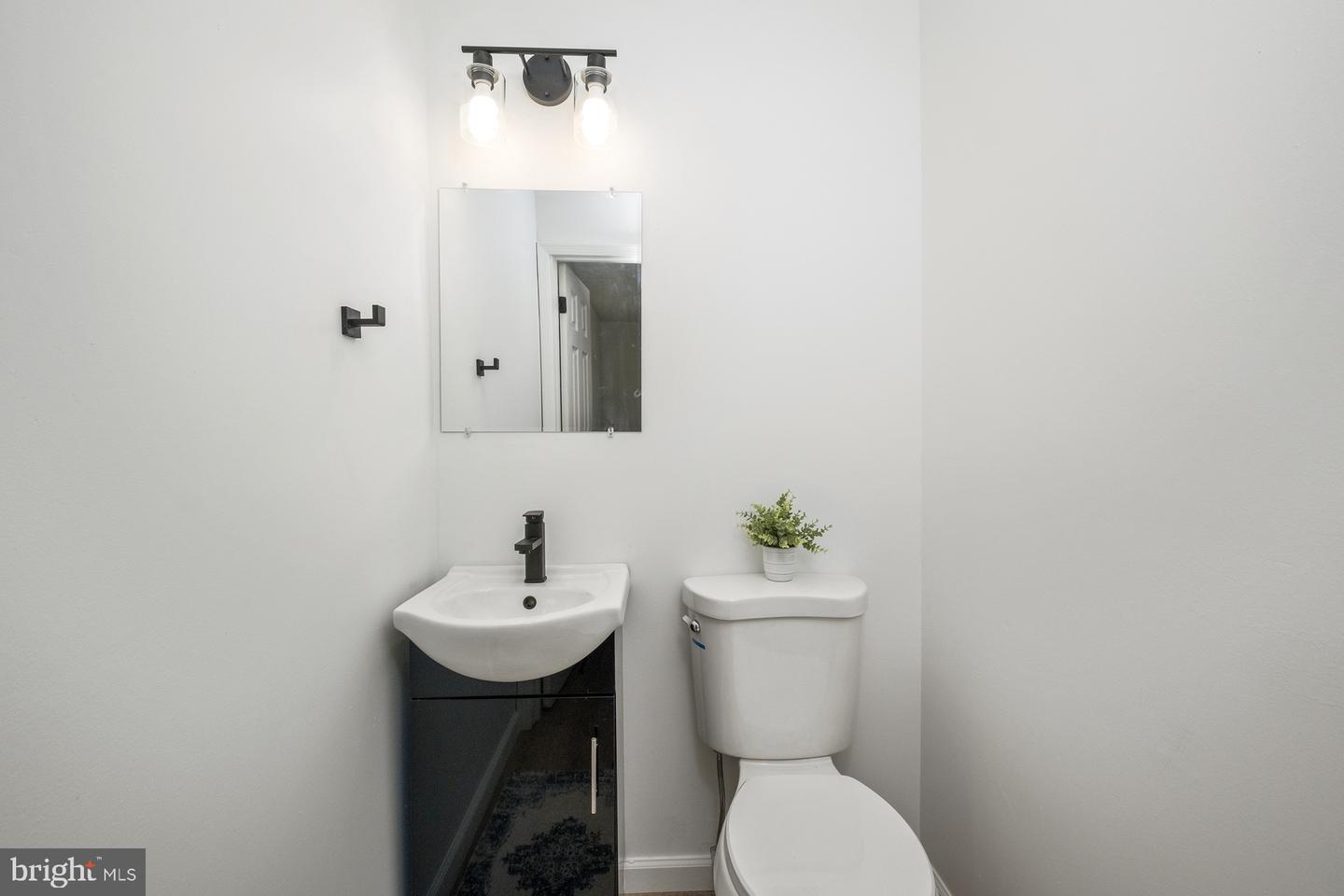 560 MASSANUTTEN VIEW DR, PENN LAIRD, Virginia 22846, 4 Bedrooms Bedrooms, ,2 BathroomsBathrooms,Residential,For sale,560 MASSANUTTEN VIEW DR,VARO2002548 MLS # VARO2002548