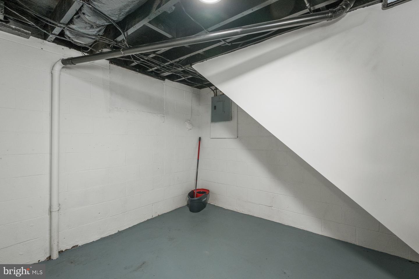 560 MASSANUTTEN VIEW DR, PENN LAIRD, Virginia 22846, 4 Bedrooms Bedrooms, ,2 BathroomsBathrooms,Residential,For sale,560 MASSANUTTEN VIEW DR,VARO2002548 MLS # VARO2002548