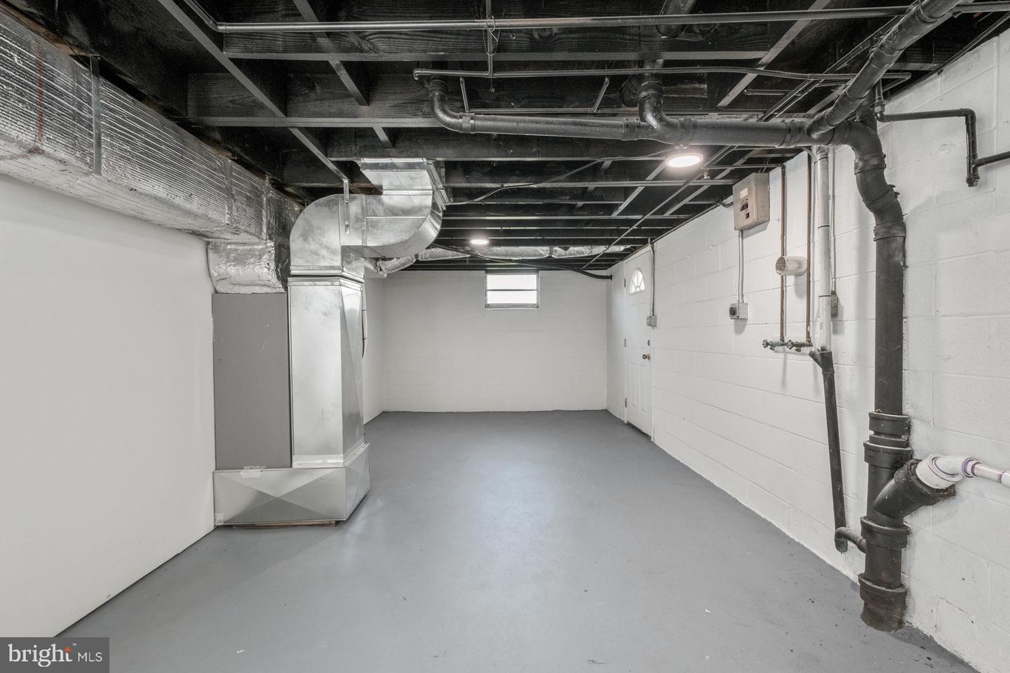 560 MASSANUTTEN VIEW DR, PENN LAIRD, Virginia 22846, 4 Bedrooms Bedrooms, ,2 BathroomsBathrooms,Residential,For sale,560 MASSANUTTEN VIEW DR,VARO2002548 MLS # VARO2002548