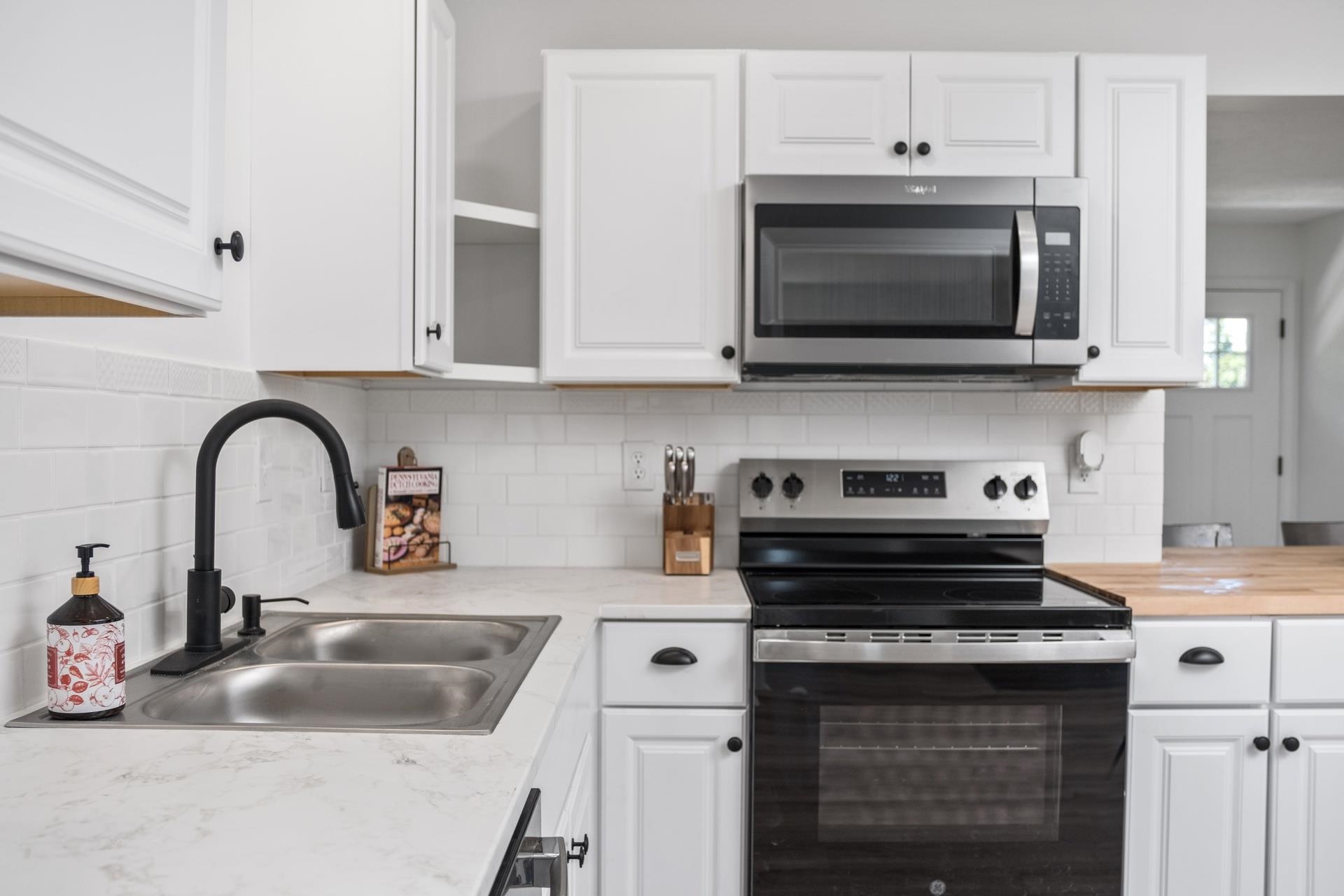 560 MASSANUTTEN VIEW DR, PENN LAIRD, Virginia 22846, 4 Bedrooms Bedrooms, ,2 BathroomsBathrooms,Residential,560 MASSANUTTEN VIEW DR,668484 MLS # 668484