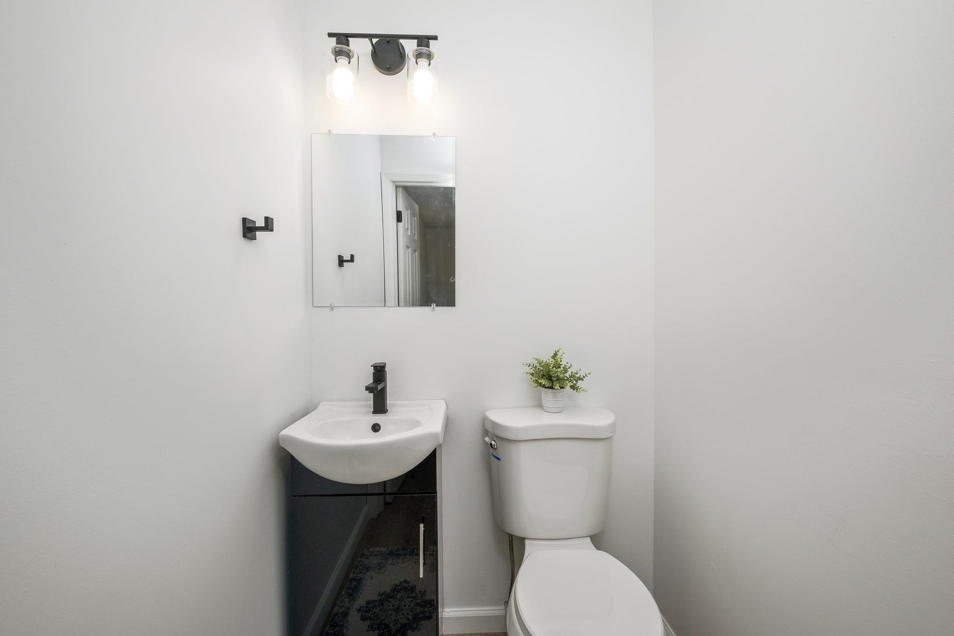 560 MASSANUTTEN VIEW DR, PENN LAIRD, Virginia 22846, 4 Bedrooms Bedrooms, ,2 BathroomsBathrooms,Residential,560 MASSANUTTEN VIEW DR,668484 MLS # 668484