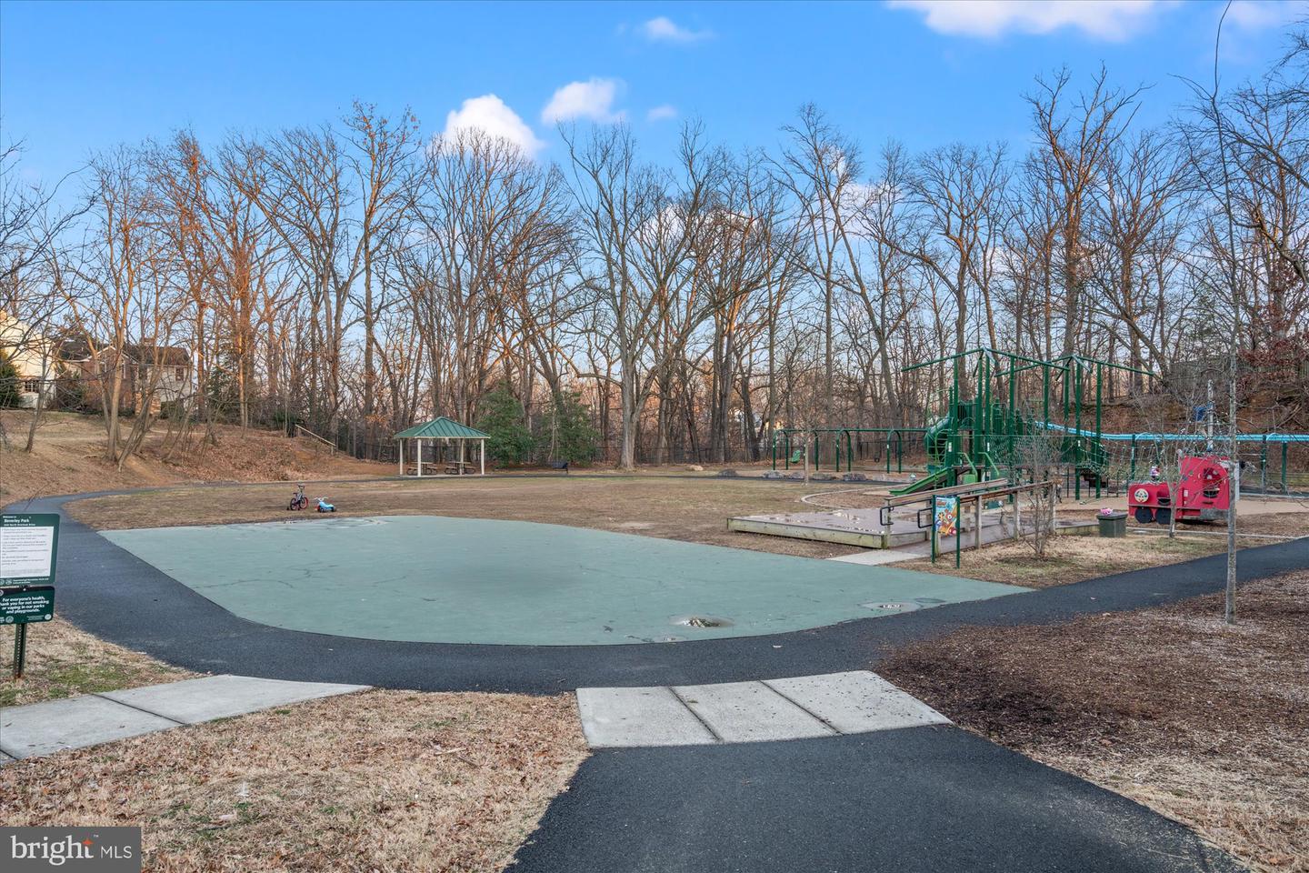 624 PULMAN PL, ALEXANDRIA, Virginia 22305, 4 Bedrooms Bedrooms, ,3 BathroomsBathrooms,Residential,For sale,624 PULMAN PL,VAAX2053042 MLS # VAAX2053042