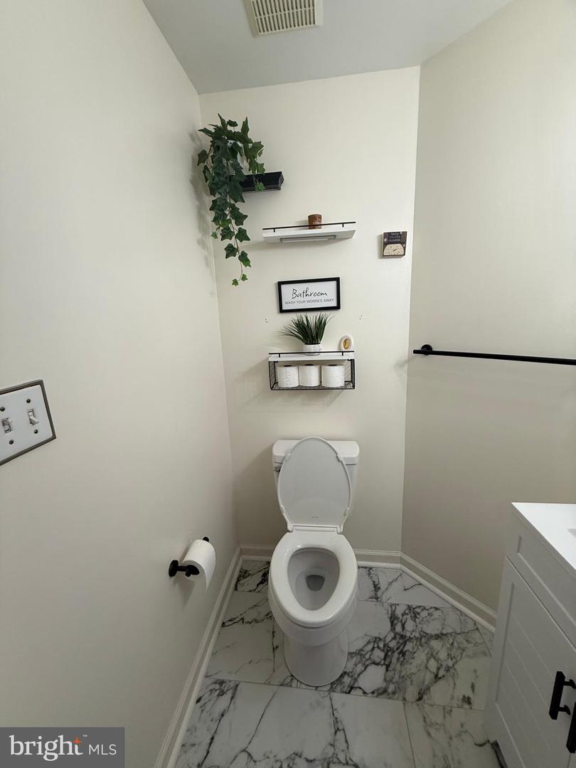 24 AURELIE DR, FREDERICKSBURG, Virginia 22406, 5 Bedrooms Bedrooms, 12 Rooms Rooms,3 BathroomsBathrooms,Residential,For sale,24 AURELIE DR,VAST2045160 MLS # VAST2045160