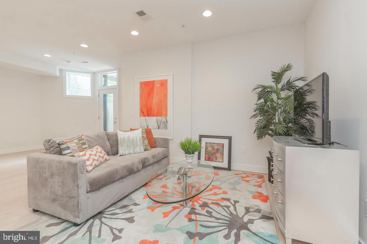 1352 QUINCY ST NW #1, WASHINGTON, District Of Columbia 20011, 2 Bedrooms Bedrooms, ,2 BathroomsBathrooms,Residential,For sale,1352 QUINCY ST NW #1,DCDC2240898 MLS # DCDC2240898