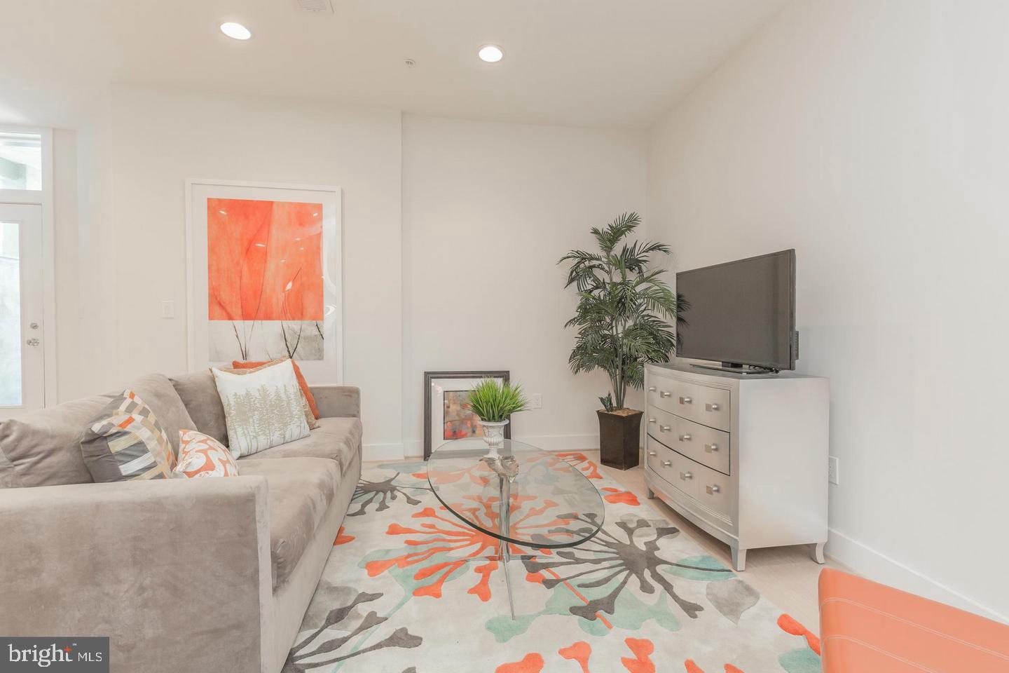 1352 QUINCY ST NW #1, WASHINGTON, District Of Columbia 20011, 2 Bedrooms Bedrooms, ,2 BathroomsBathrooms,Residential,For sale,1352 QUINCY ST NW #1,DCDC2240898 MLS # DCDC2240898