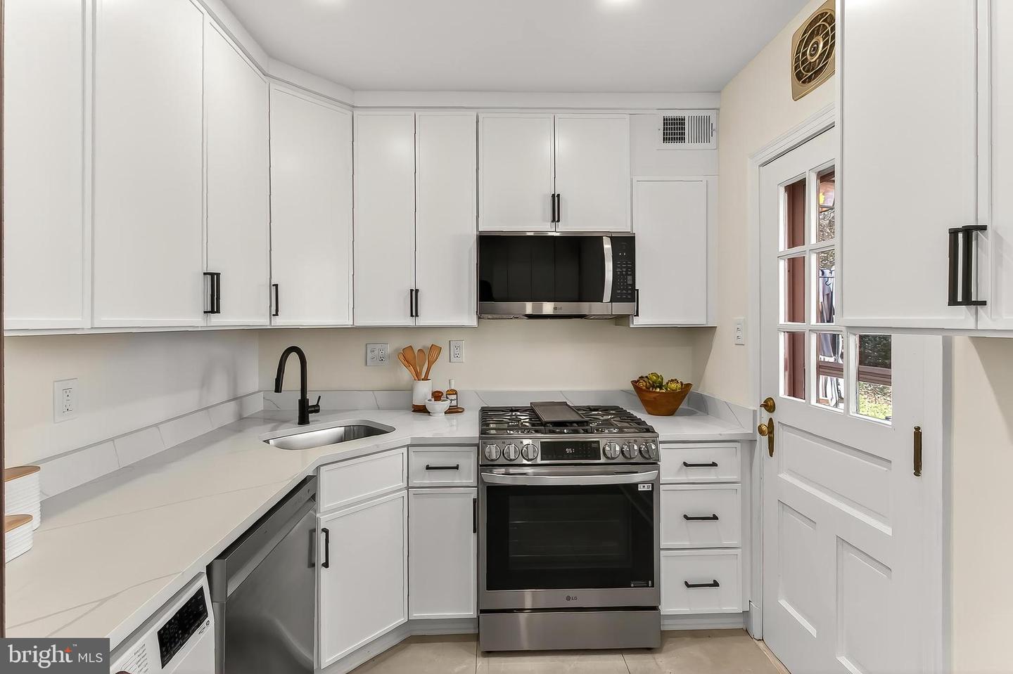 1600 S BARTON ST #747, ARLINGTON, Virginia 22204, 1 Bedroom Bedrooms, 4 Rooms Rooms,1 BathroomBathrooms,Residential,For sale,1600 S BARTON ST #747,VAAR2067640 MLS # VAAR2067640