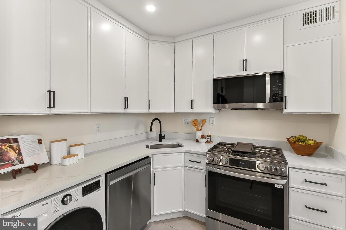 1600 S BARTON ST #747, ARLINGTON, Virginia 22204, 1 Bedroom Bedrooms, 4 Rooms Rooms,1 BathroomBathrooms,Residential,For sale,1600 S BARTON ST #747,VAAR2067640 MLS # VAAR2067640