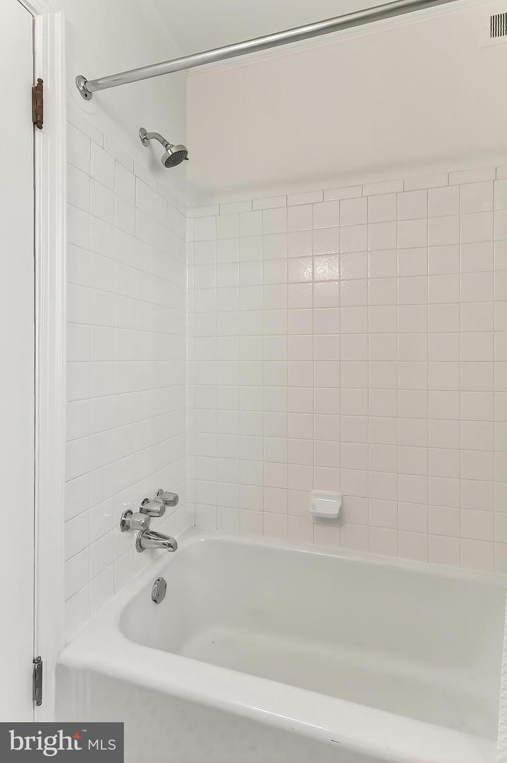 1600 S BARTON ST #747, ARLINGTON, Virginia 22204, 1 Bedroom Bedrooms, 4 Rooms Rooms,1 BathroomBathrooms,Residential,For sale,1600 S BARTON ST #747,VAAR2067640 MLS # VAAR2067640