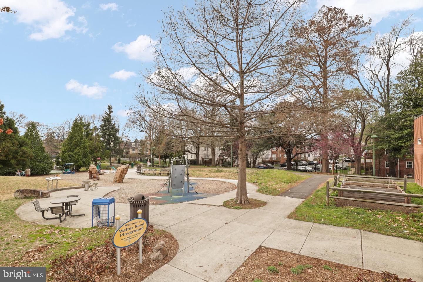 1600 S BARTON ST #747, ARLINGTON, Virginia 22204, 1 Bedroom Bedrooms, 4 Rooms Rooms,1 BathroomBathrooms,Residential,For sale,1600 S BARTON ST #747,VAAR2067640 MLS # VAAR2067640