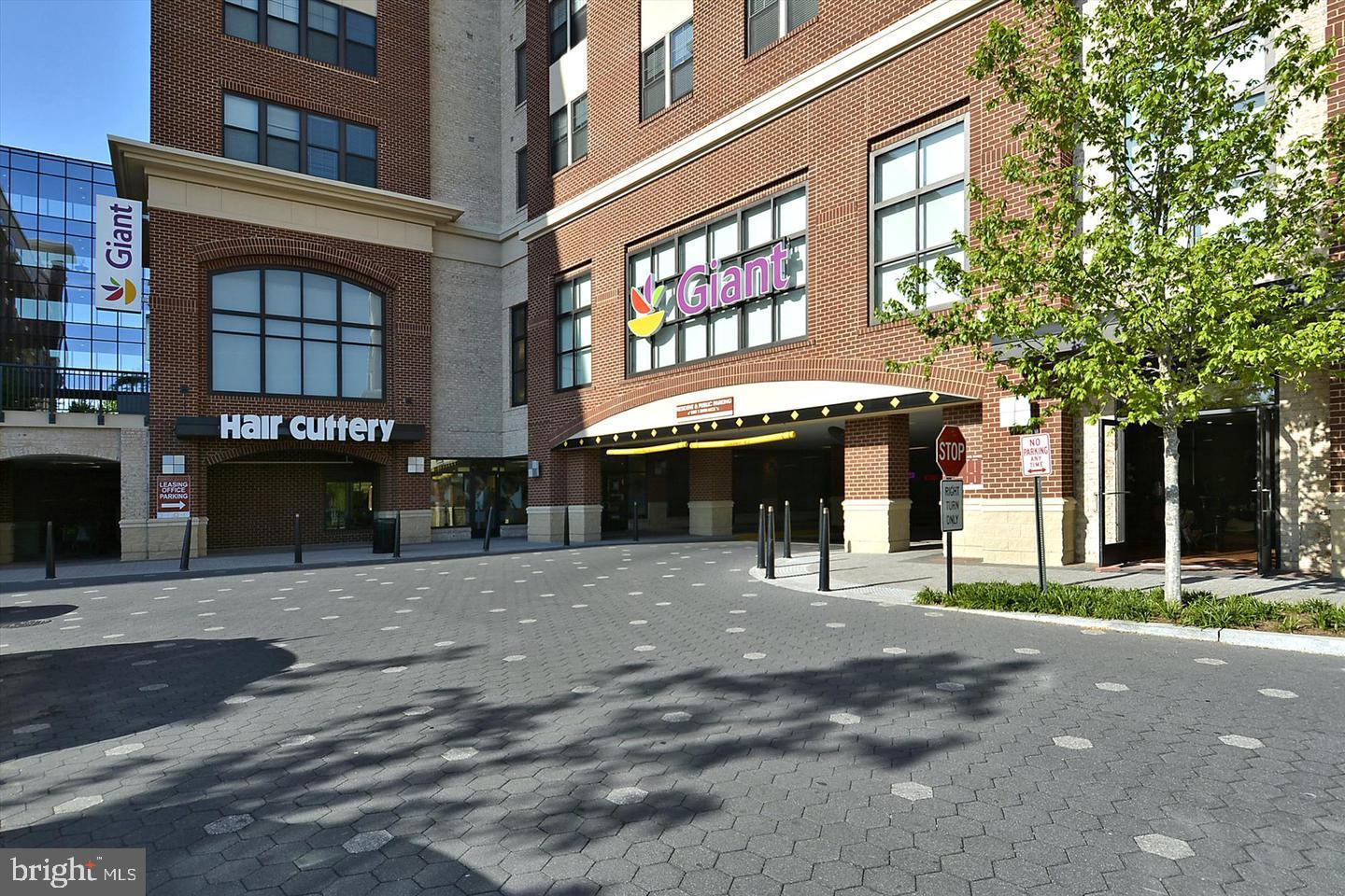 1600 S BARTON ST #747, ARLINGTON, Virginia 22204, 1 Bedroom Bedrooms, 4 Rooms Rooms,1 BathroomBathrooms,Residential,For sale,1600 S BARTON ST #747,VAAR2067640 MLS # VAAR2067640