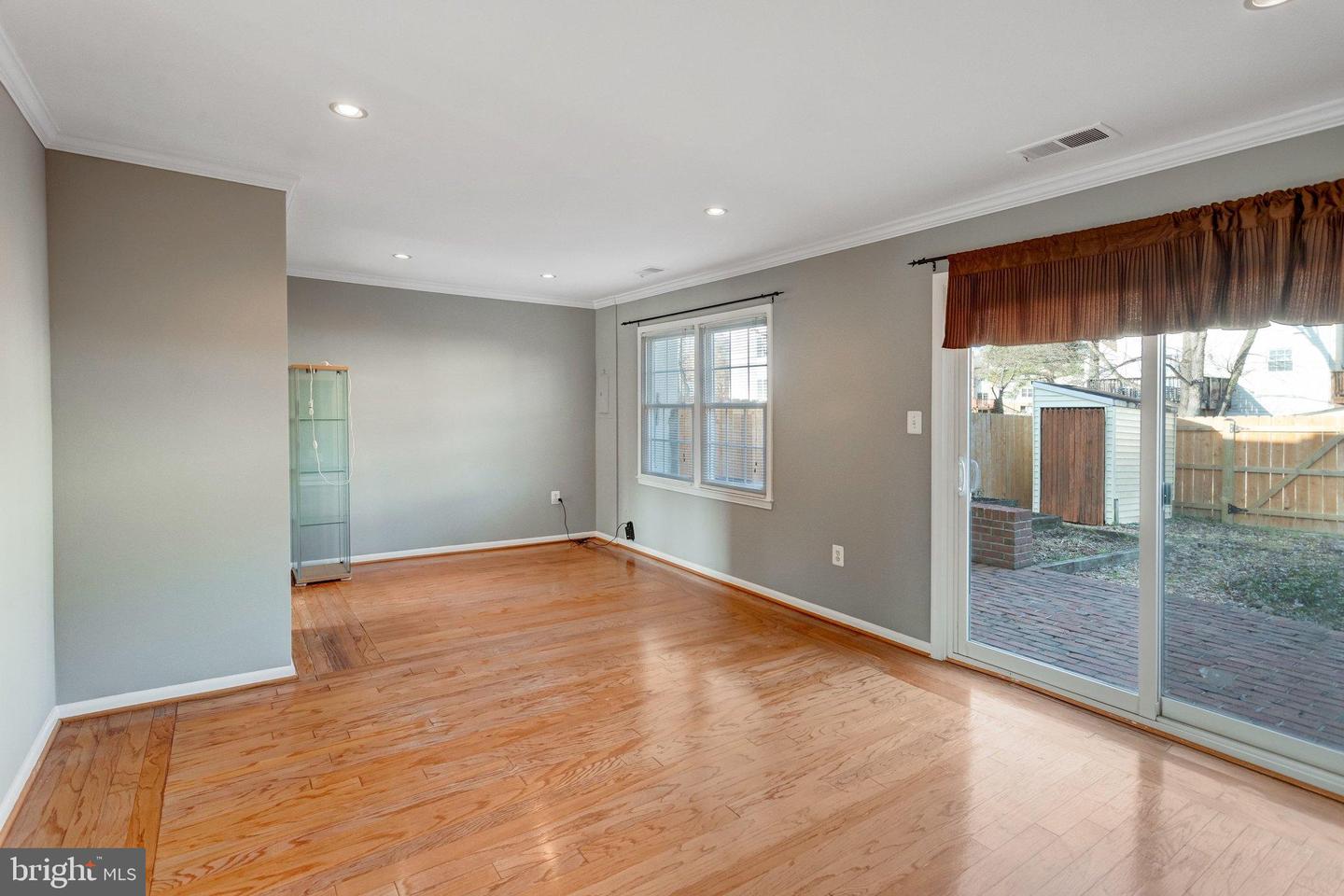 12320 WOODLAWN CT, WOODBRIDGE, Virginia 22192, 3 Bedrooms Bedrooms, 5 Rooms Rooms,1 BathroomBathrooms,Residential,For sale,12320 WOODLAWN CT,VAPW2109936 MLS # VAPW2109936