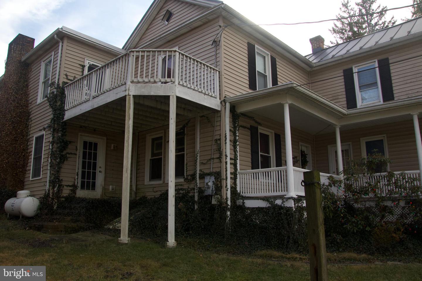 521 S MAIN ST, WOODSTOCK, Virginia 22664, 5 Bedrooms Bedrooms, ,3 BathroomsBathrooms,Residential,For sale,521 S MAIN ST,VASH2013350 MLS # VASH2013350