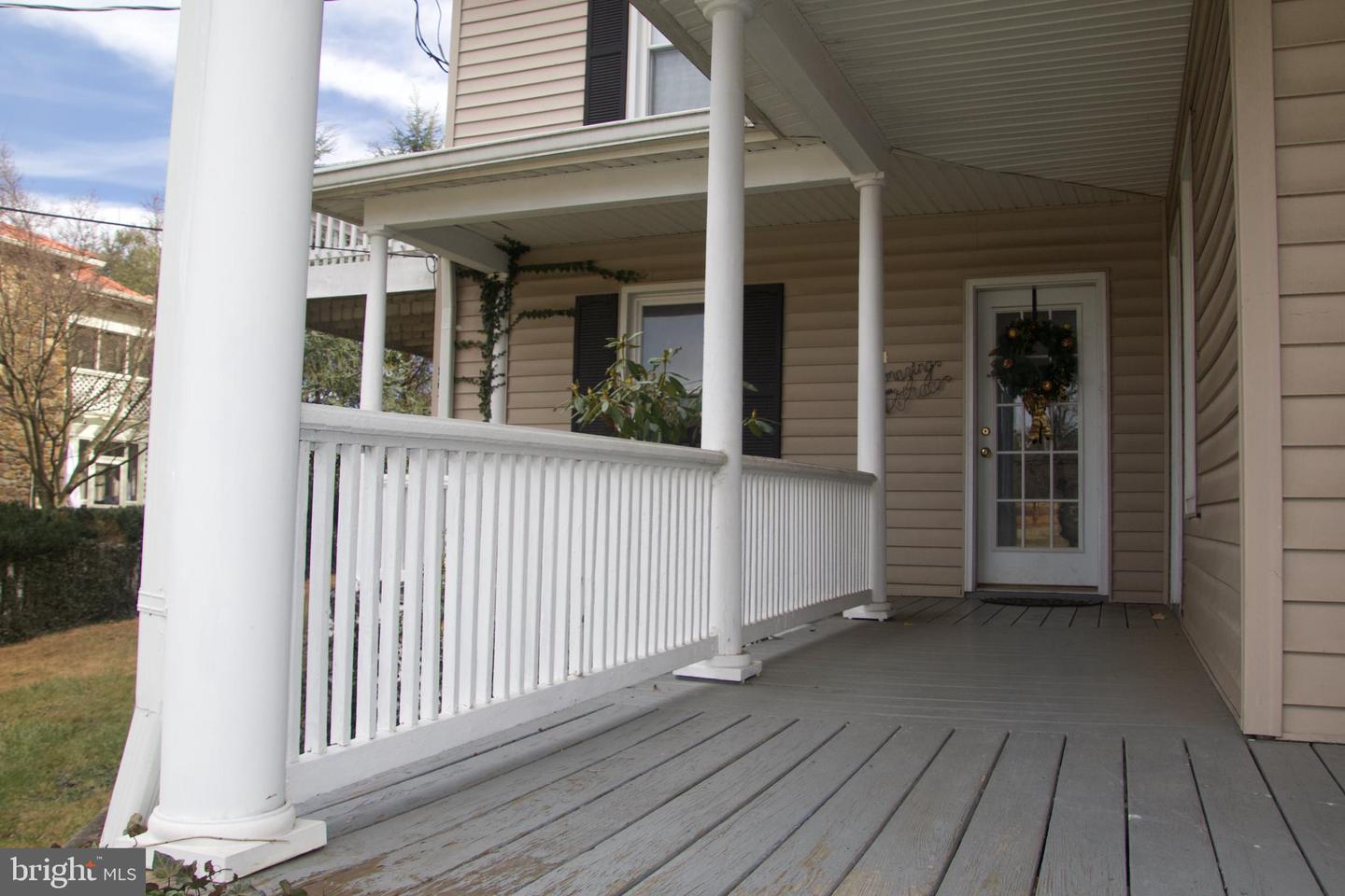 521 S MAIN ST, WOODSTOCK, Virginia 22664, 5 Bedrooms Bedrooms, ,3 BathroomsBathrooms,Residential,For sale,521 S MAIN ST,VASH2013350 MLS # VASH2013350