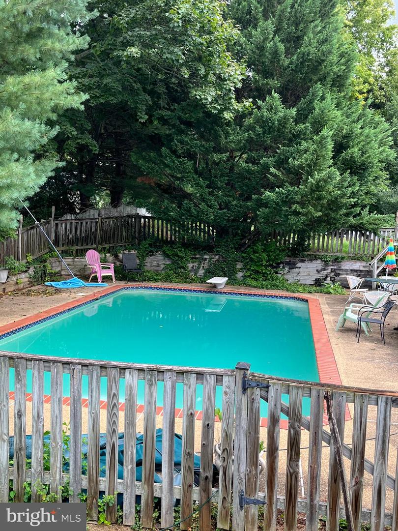 521 S MAIN ST, WOODSTOCK, Virginia 22664, 5 Bedrooms Bedrooms, ,3 BathroomsBathrooms,Residential,For sale,521 S MAIN ST,VASH2013350 MLS # VASH2013350