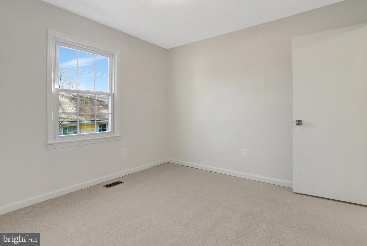 216 DUNCAN AVE, ALEXANDRIA, Virginia 22301, 3 Bedrooms Bedrooms, ,2 BathroomsBathrooms,Residential,For sale,216 DUNCAN AVE,VAAX2038774 MLS # VAAX2038774