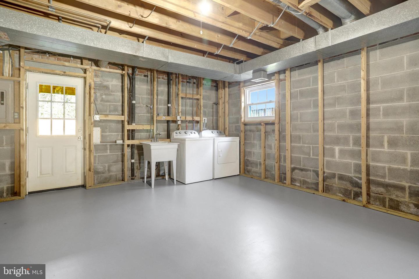 216 DUNCAN AVE, ALEXANDRIA, Virginia 22301, 3 Bedrooms Bedrooms, ,2 BathroomsBathrooms,Residential,For sale,216 DUNCAN AVE,VAAX2038774 MLS # VAAX2038774