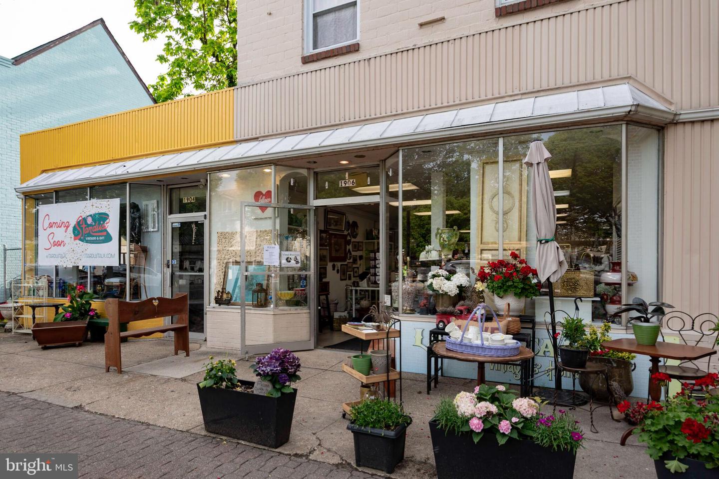 216 DUNCAN AVE, ALEXANDRIA, Virginia 22301, 3 Bedrooms Bedrooms, ,2 BathroomsBathrooms,Residential,For sale,216 DUNCAN AVE,VAAX2038774 MLS # VAAX2038774