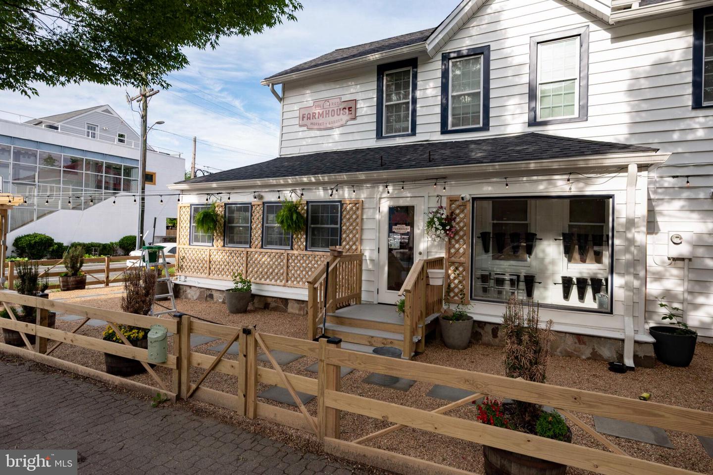 216 DUNCAN AVE, ALEXANDRIA, Virginia 22301, 3 Bedrooms Bedrooms, ,2 BathroomsBathrooms,Residential,For sale,216 DUNCAN AVE,VAAX2038774 MLS # VAAX2038774