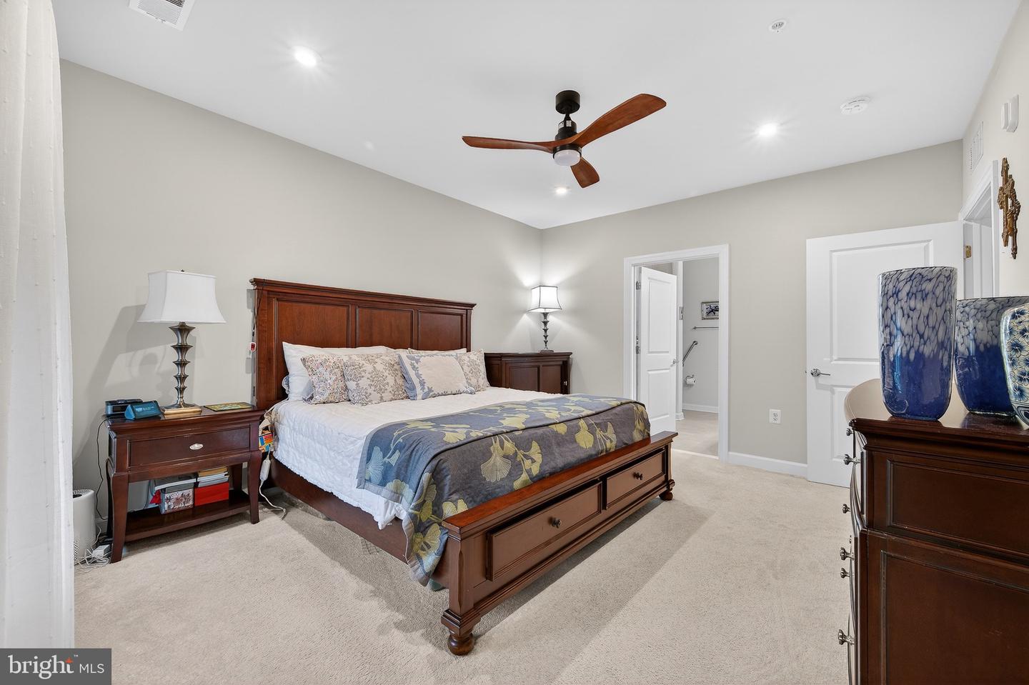 21630 HAWKSBILL HIGH CIR #204, STERLING, Virginia 20164, 2 Bedrooms Bedrooms, ,2 BathroomsBathrooms,Residential,For sale,21630 HAWKSBILL HIGH CIR #204,VALO2101016 MLS # VALO2101016